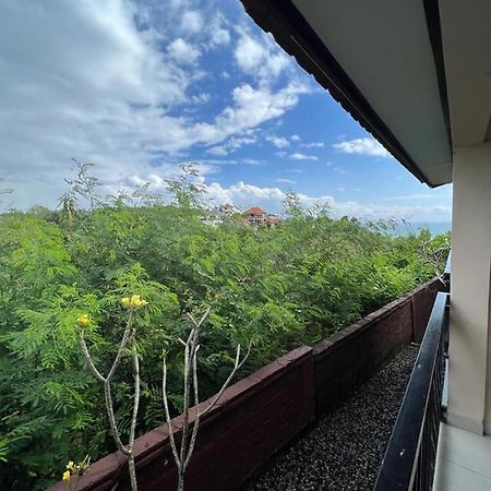 Ocean Breeze Uluwatu Apartments Buitenkant foto